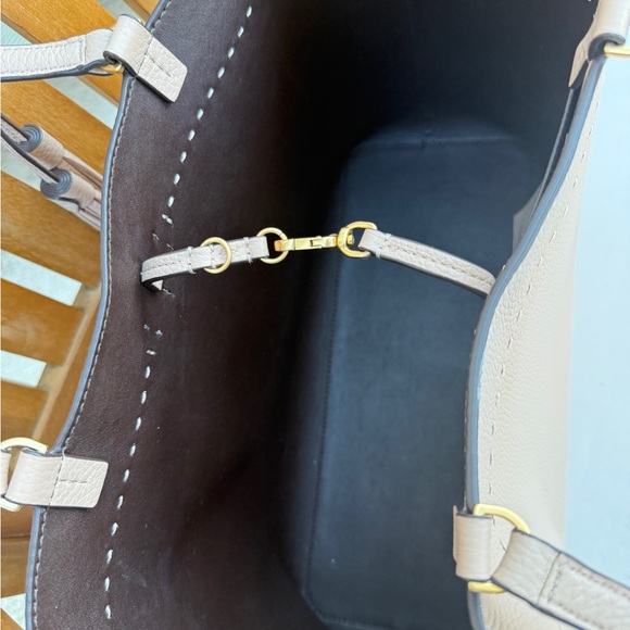 Tory Burch Tan Tote Bag - Picture 11 of 12